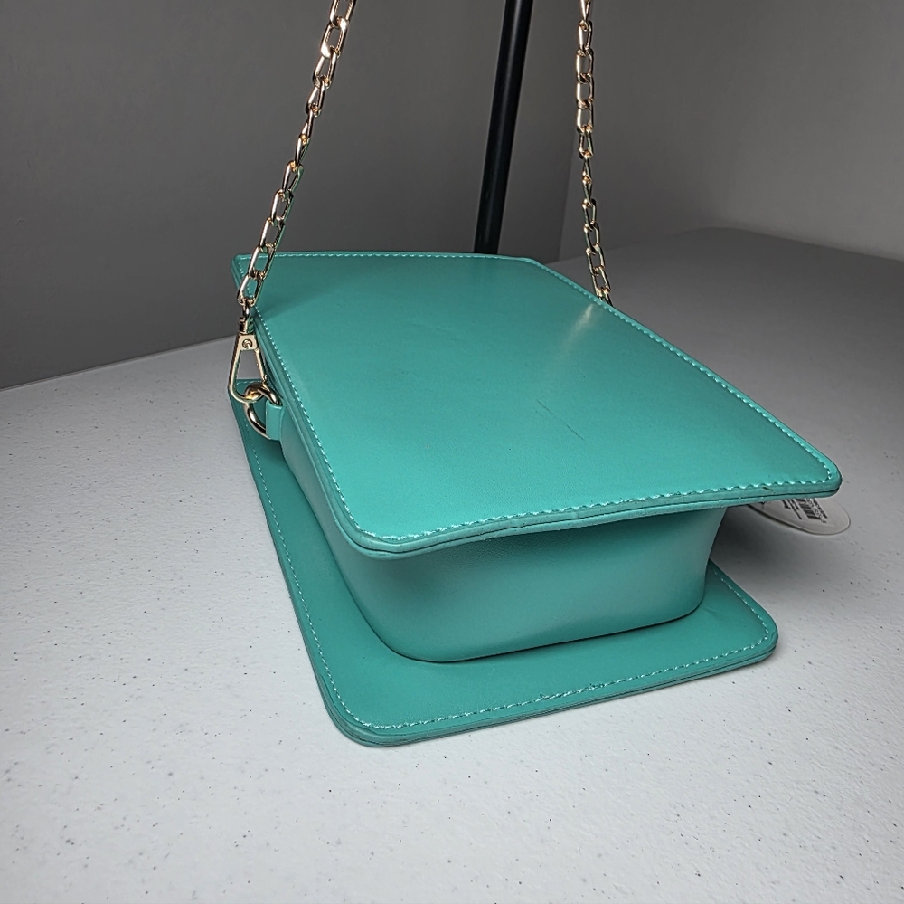 Turquoise Game Console Crossbody Bag with Gold Chain Strap - Picture 4 of 5